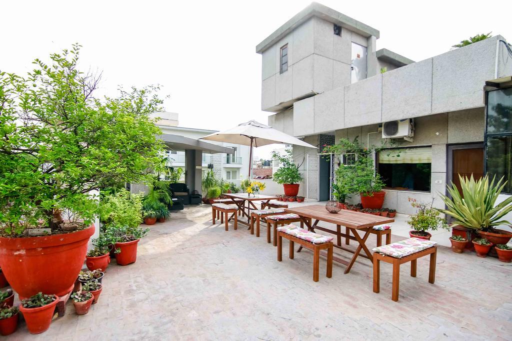 Thikana Delhi Ню Делхи Екстериор снимка